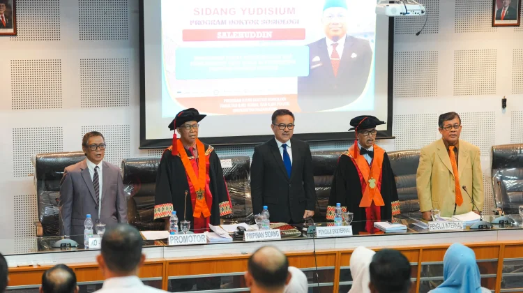Sekda Sulsel Uji Sidang Disertasi Program Doktor FISIP Unhas